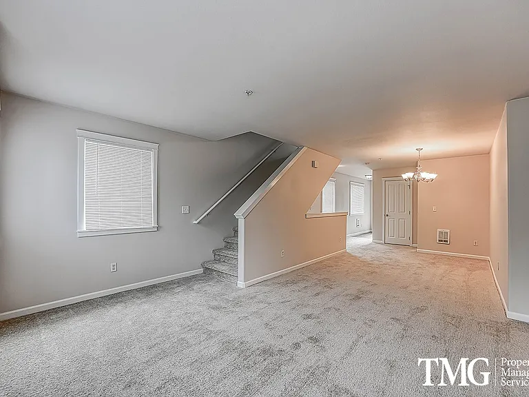 15075 SE Powell Blvd — Photo 3