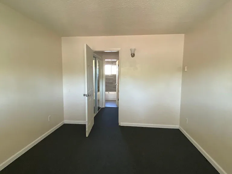 E Grand Ave — Photo 10