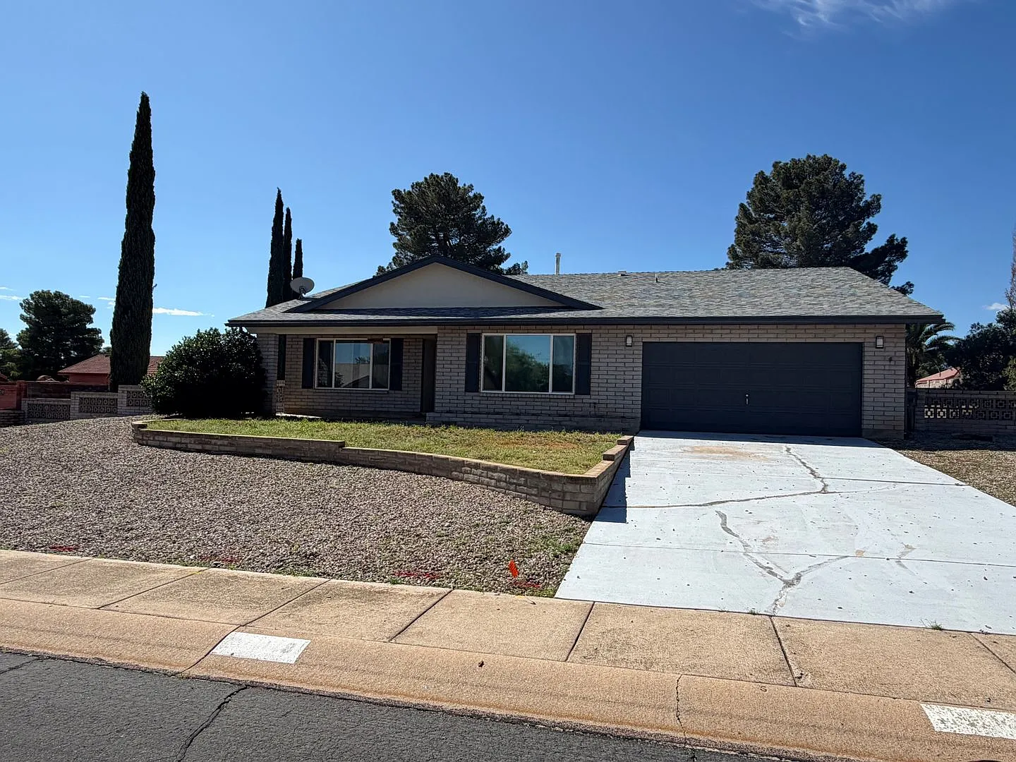 Large Home on Large Lot/Pet Friendly Home — Photo 2