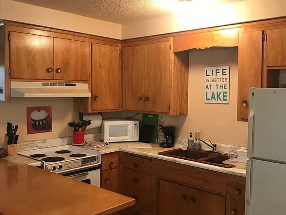 2nd image of 2488 Pinter Ave