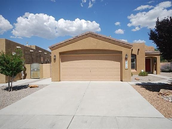 3rd image of 7616 Calle Paraiso NE