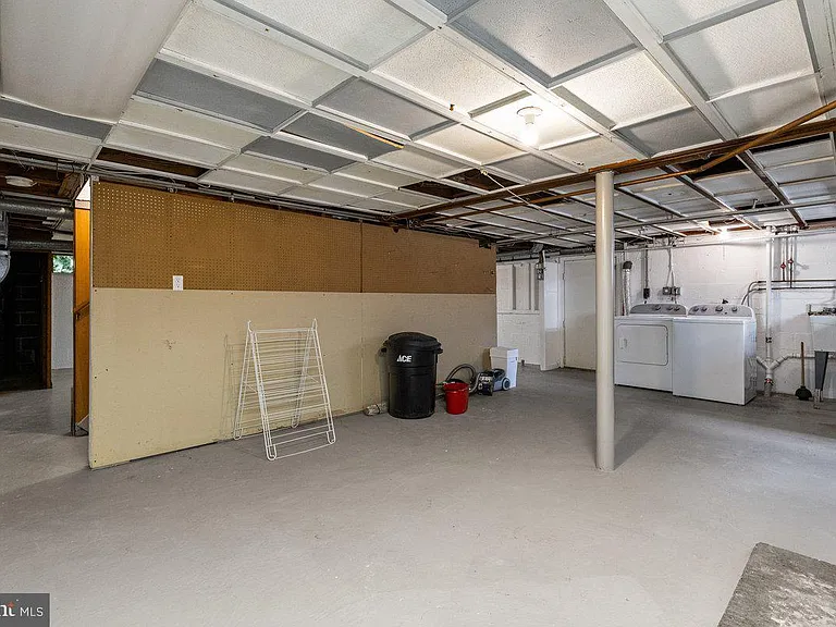 182 Linden Ln — Photo 15