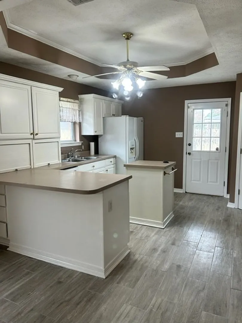 3 Bedroom Metairie Home for Rent — Photo 4