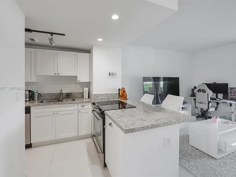 880 NE 69th St #5L — Photo 12