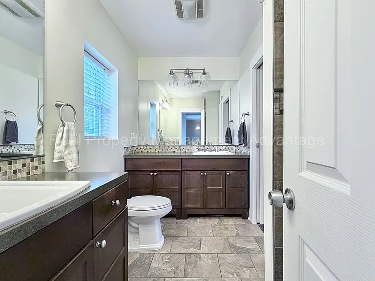 2705 Inman St — Photo 18