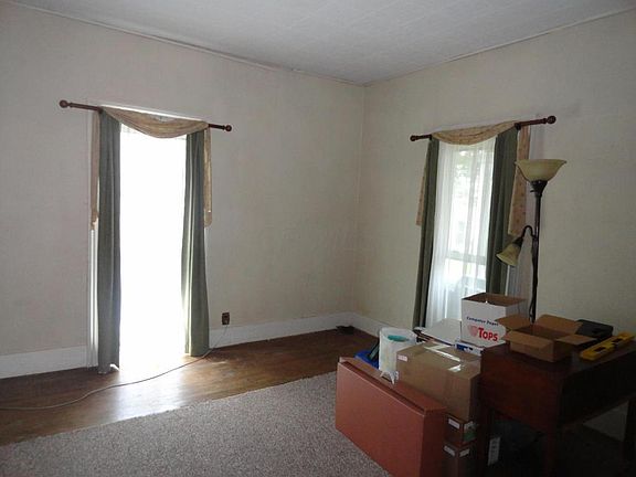 2nd image of 110 N Cherry St