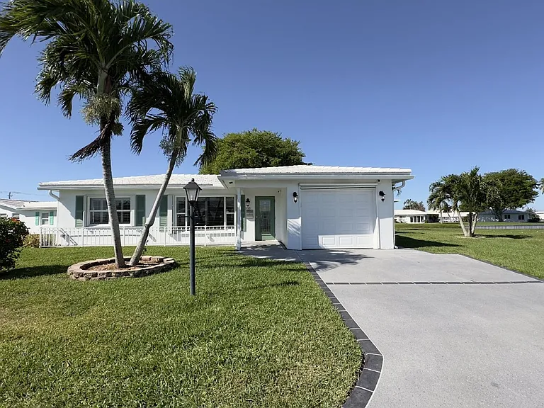 1108 Ocean Ave — Photo 3