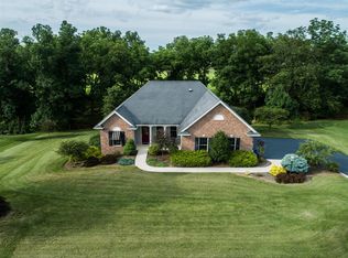 223 Sandoeshire Ln, Chambersburg, PA 17201