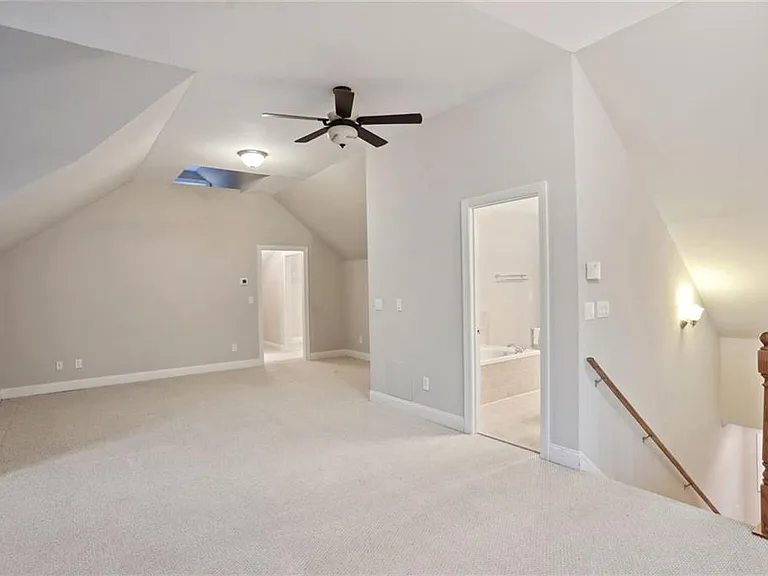 99 Bates Ave NE — Photo 20