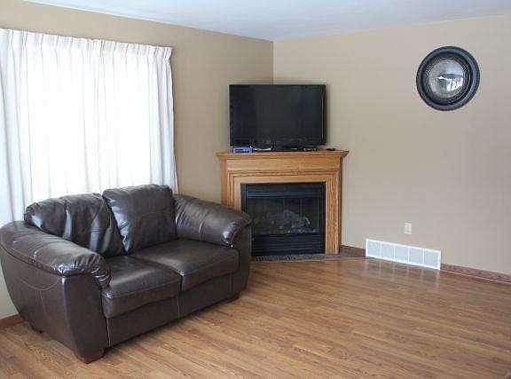 3rd image of 627 Wilson Ave