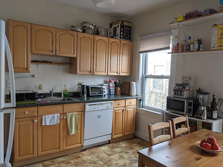 102 Line St #2 — Photo 18