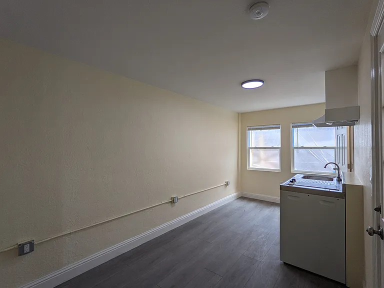 2312-14 Ellsworth Street — Photo 17