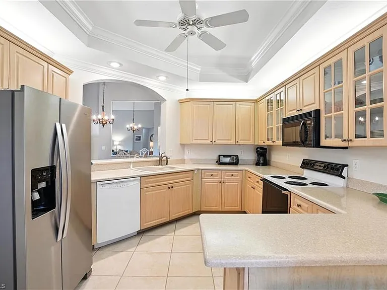 7032 Pelican Bay Blvd #E-304 — Photo 15