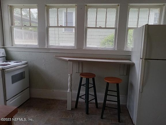3rd image of 2114 DELLWOOD Avenue