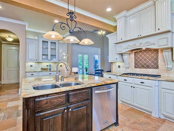 4th image of 2236 Hague Dr