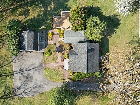 5th image of 607 Lucas Creek Rd