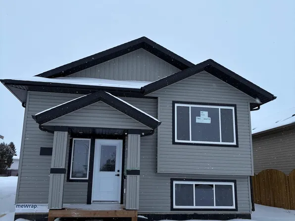 7413 44th Ave, Camrose, AB T4V 5C9