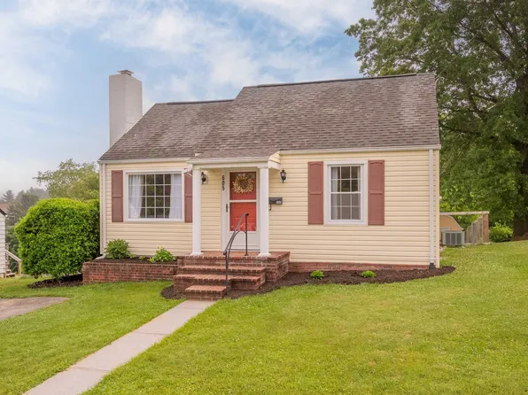 605 Easton Rd, Pearisburg, VA 24134