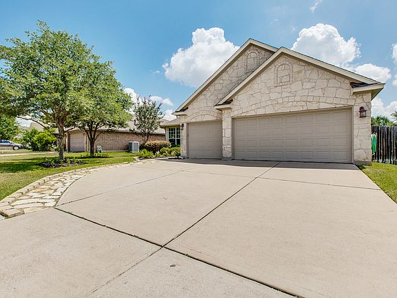 2nd image of 15221 Fernhill Dr