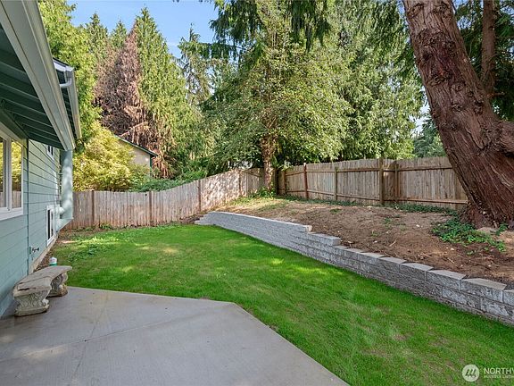 3rd image of 7611 NE Beachwood Avenue