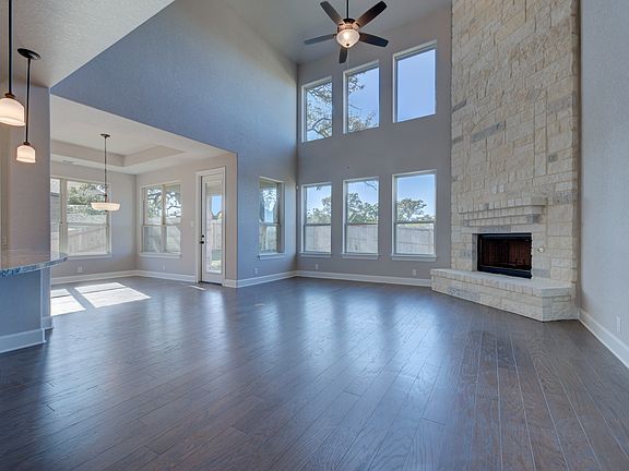 Front Gate at Fair Oaks Ranch 70 - Barnett Interior Image 4