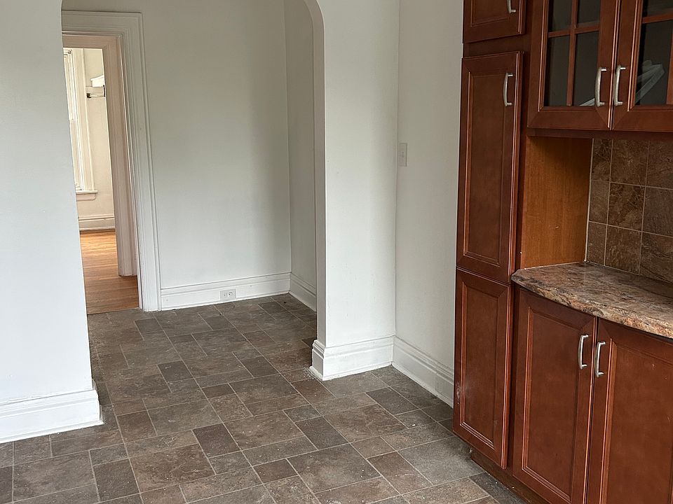 Looking from kitchen toward livingroom and bedrooms.