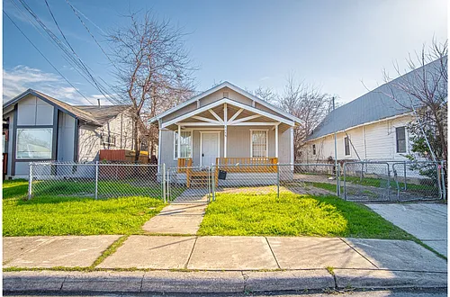 1518 Burnet St Photo 1