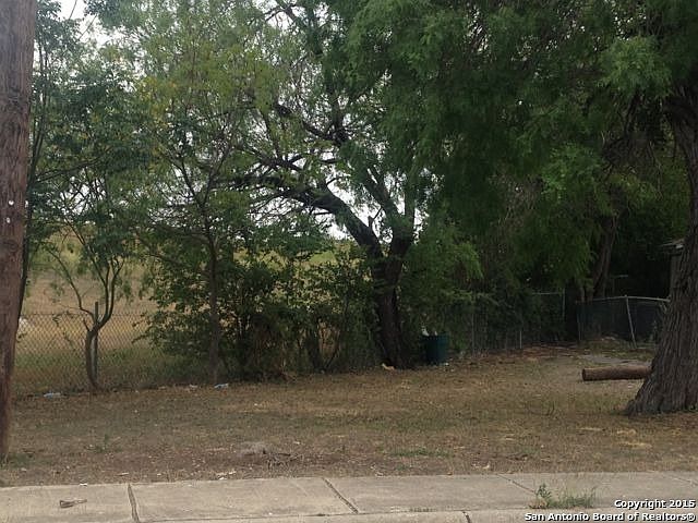 1st image of 642 Yucca St