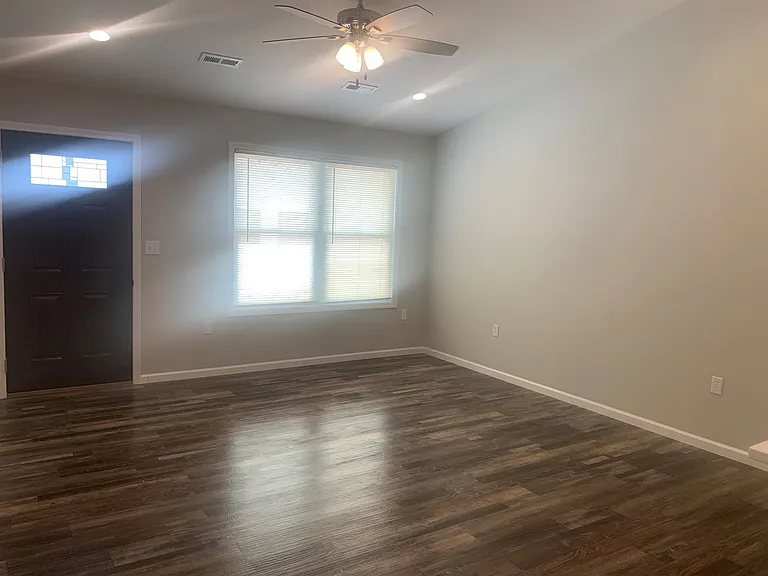170-176 Stone Ct — Photo 5