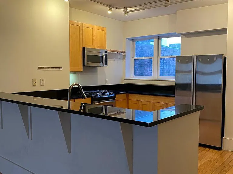 1615 Walnut St #3 — Photo 5