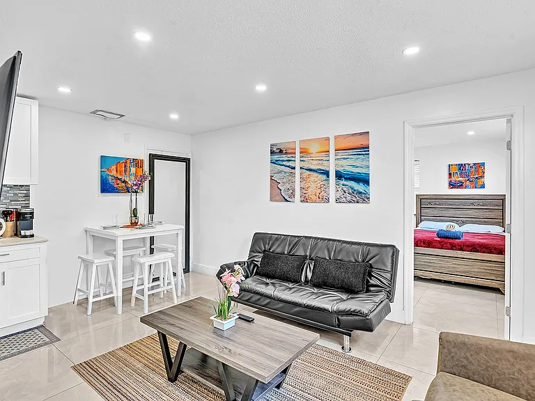 2121 McKinley St #1 — Photo 3