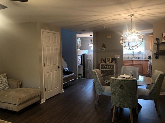 5th image of 140 Iron Oak Cir