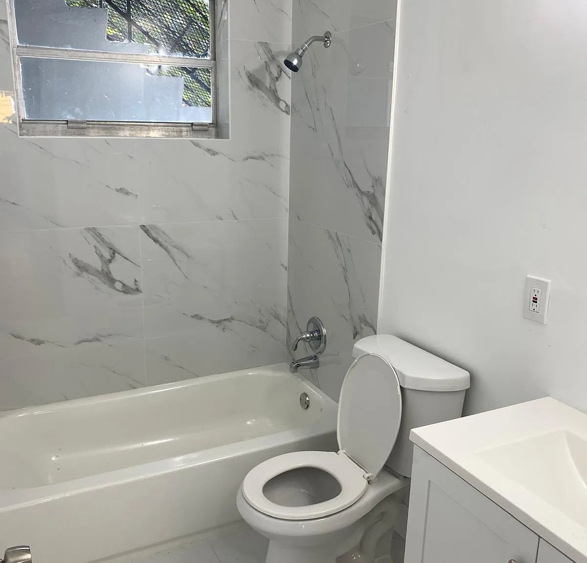2 bed, 987 sqft, $2,300 — Photo 4