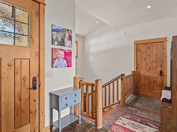 3rd image of 29 Appaloosa Road