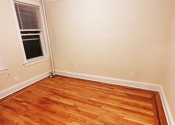 5th image of 28-26 44th St #D5