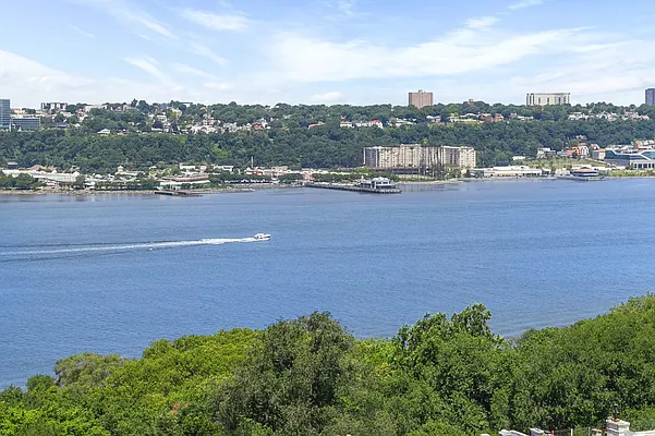 Rented by Citi Habitats | media 31