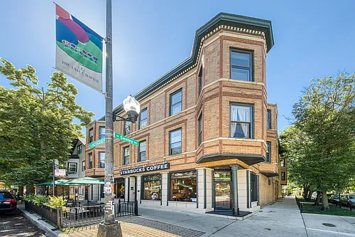 2023 W Roscoe St #1R Photo 1