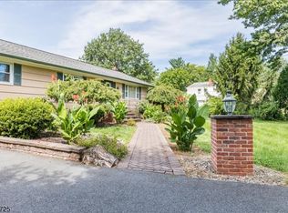 282 Stonehouse Rd, Basking Ridge, NJ 07920