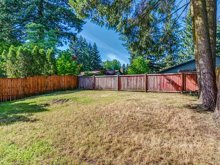 14204 NE 9th St — Photo 15