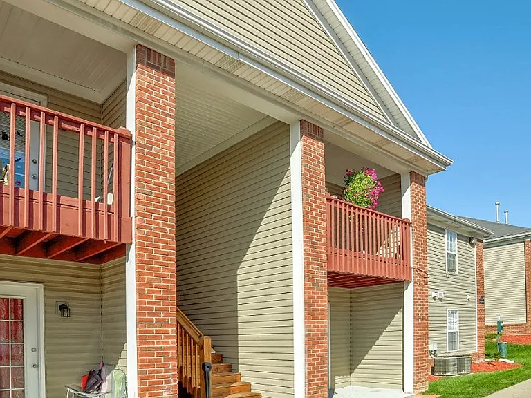 Shelbyville Place — Photo 4