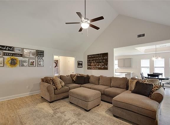 3rd image of 762 Penwood Dr