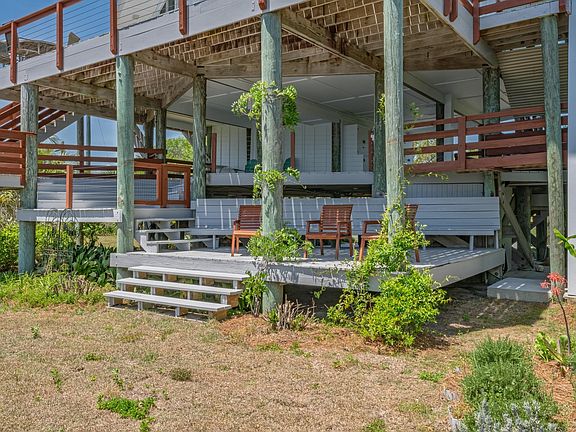 5th image of 171 Harbour Point Dr