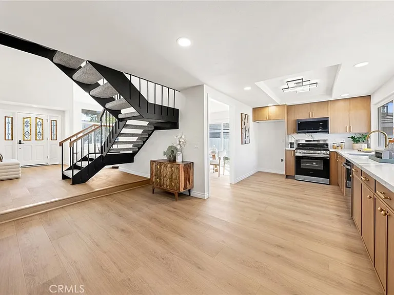 19841 Lombardy Ln — Photo 17