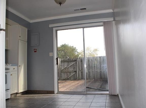 5th image of 354 Riverbend Dr