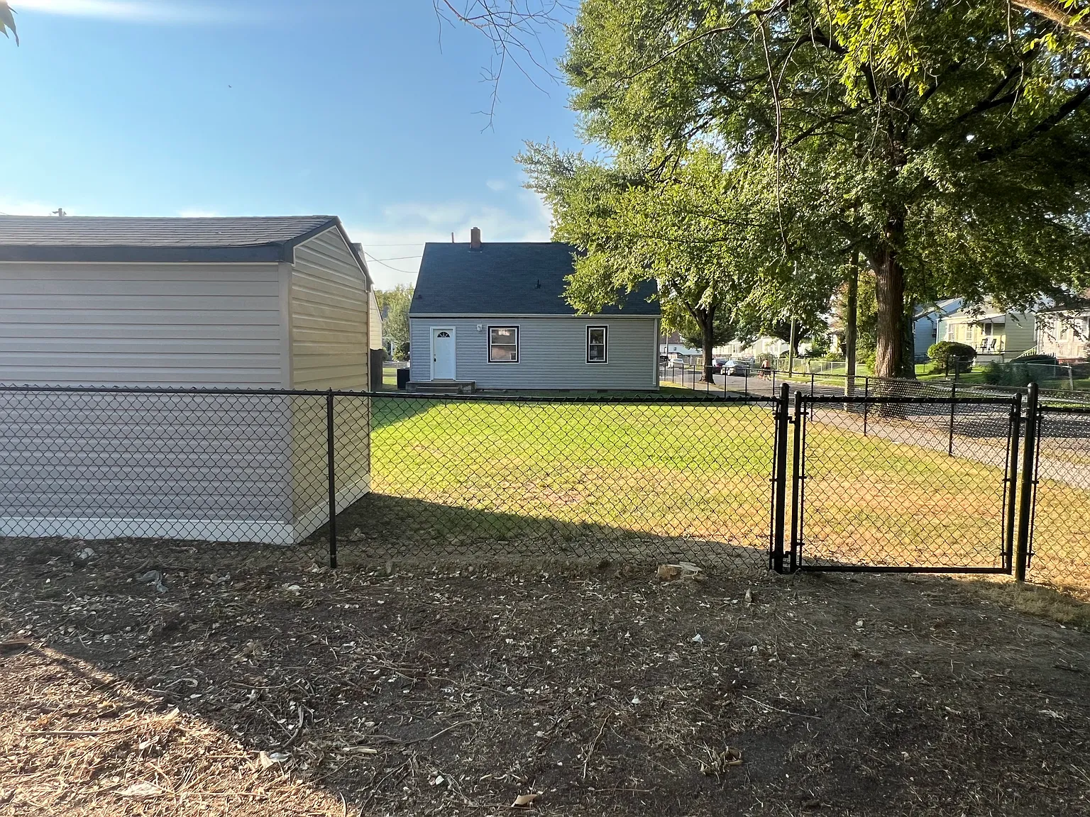 4 bed, 1021 sqft, $2,400 — Photo 4