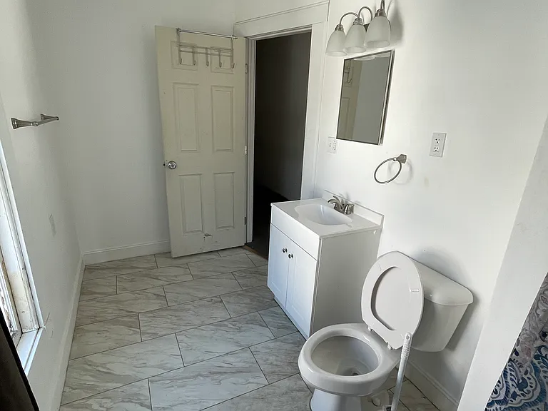 108 Buell St — Photo 3