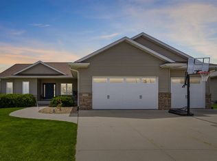 3215 Stanley Cup Dr, Marion, IA 52302