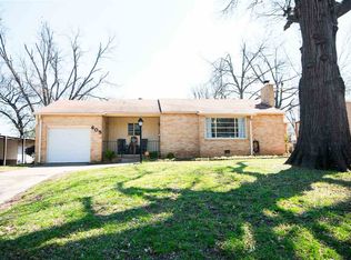 405 N 12th St, Ponca City, OK 74601