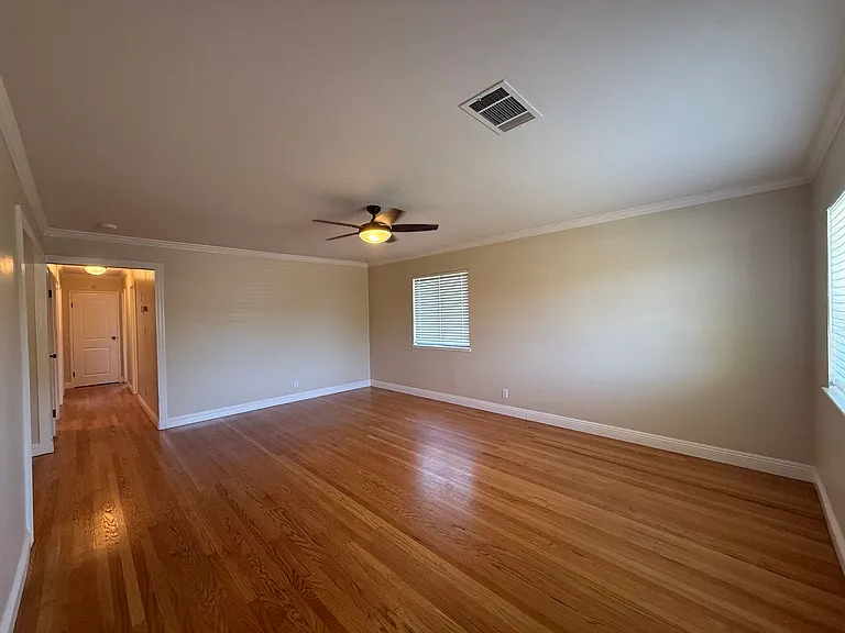 309 Plum St — Photo 2
