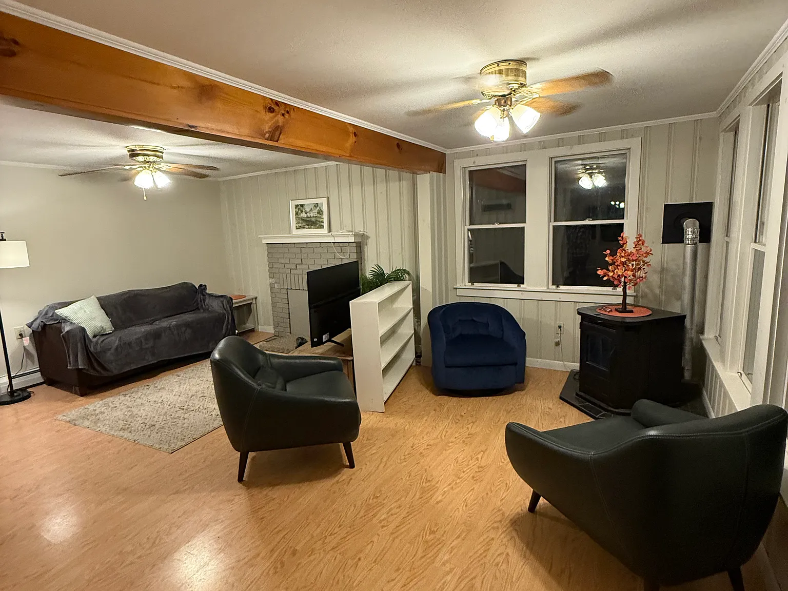 2 bed, 1300 sqft, $2,150 — Photo 2